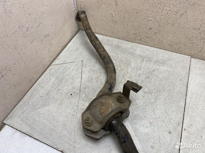 Стабилизатор передний