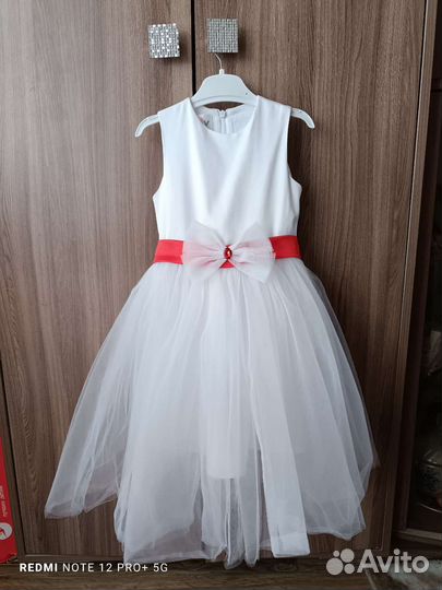 Нарядное платье для девочки 110 116