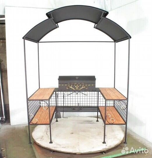 Мангал с крышей