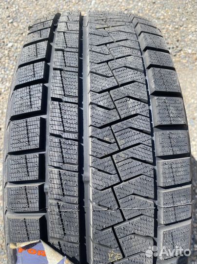 Pirelli Formula Ice FR 215/50 R17 95T