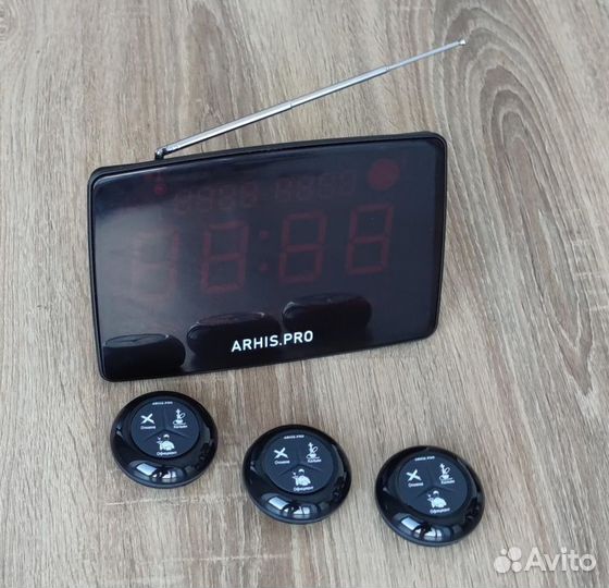 Табло оповещения и кнопка вызова персонала