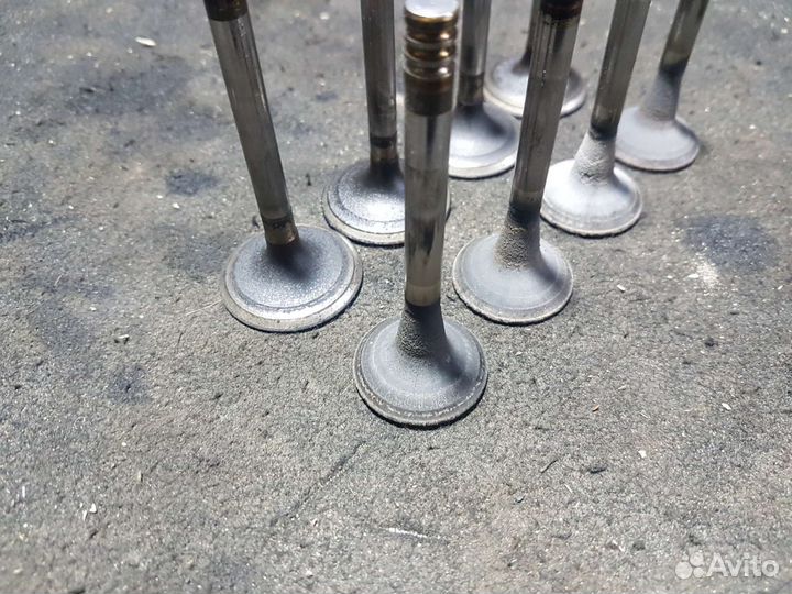 Клапан Volkswagen Passat B3 2e 2.0