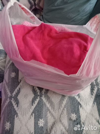 Отдам бесплатно пакет вещей на девочку