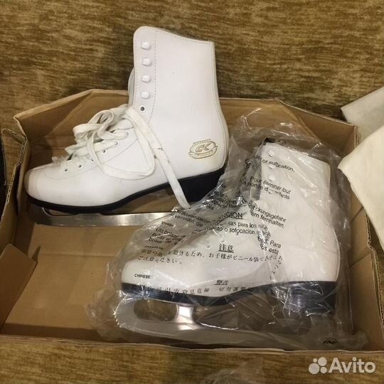 Коньки фигурные белые