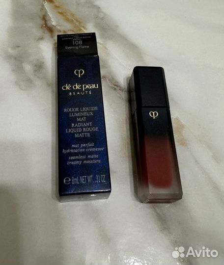 Cle DE peau помада