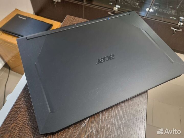 Acer Nitro 5 AN517-52-52T3 (i5 /17.3