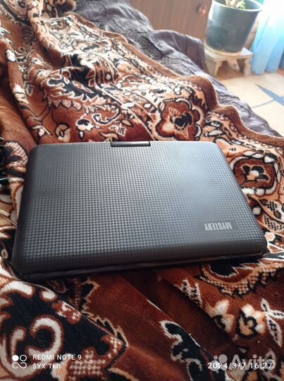 Портативный видеопроигрыватель для автомобиля