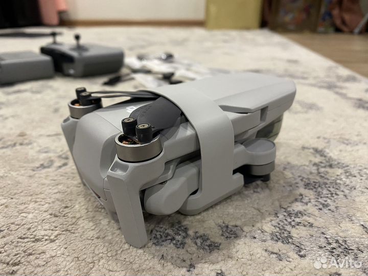 Квадрокоптер DJI mini 2 fly more combo