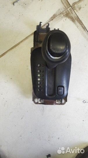 Селектор АКПП Mitsubishi Carisma