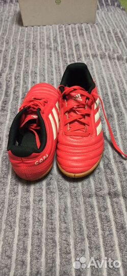 Продам футзалки, бутсы