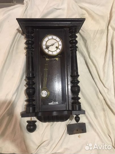 Старинные настенные часы с боем Германия