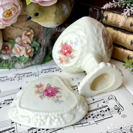 Шкатулка винтаж в форме сердца на ножке