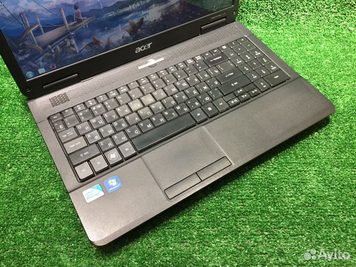 Отличный большой 17 дюймов + 2 ядра + 2 гига+Win7