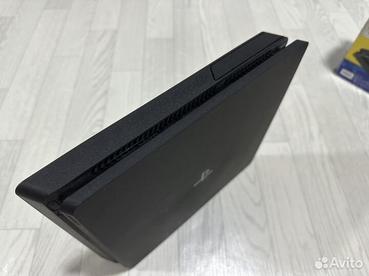 Sony PlayStation 4 slim прошитая 9.00 + игры