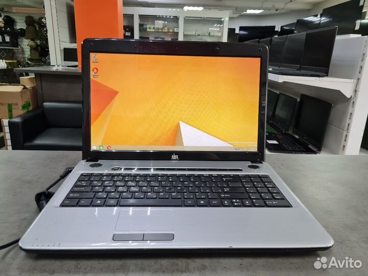 Ноутбук DNS 15.6 i3-2310/8 GB/GT 520/ HDD