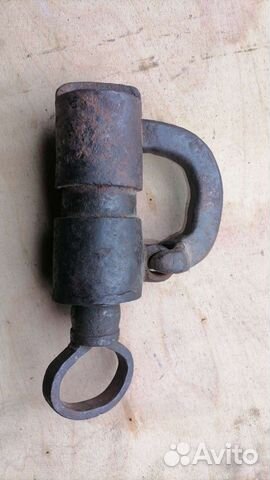 Навесной замок старинный