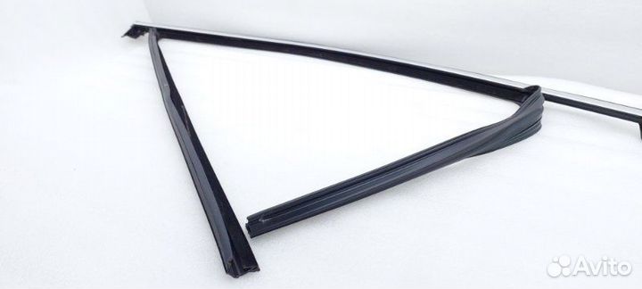 Б/У Б/У Уплотнитель стекла двери Верхний