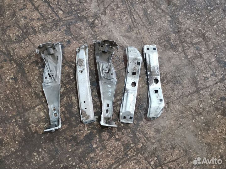 Крепления телевизора Audi 100 C4