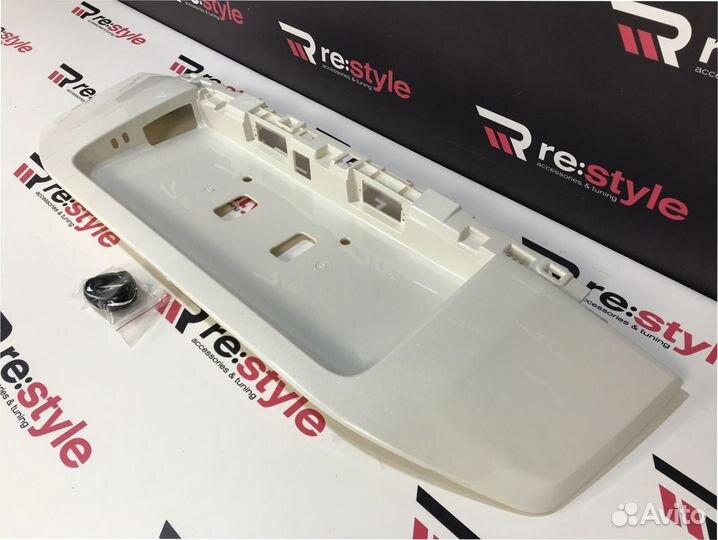 Накладка на 5-ю дверь Land Cruiser Prado 150 R245