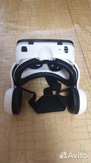 VR очки Shinecon для смартфонов с Геймпадом