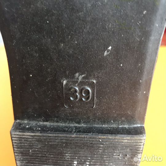 Сапоги резиновые и болотники в ассортименте