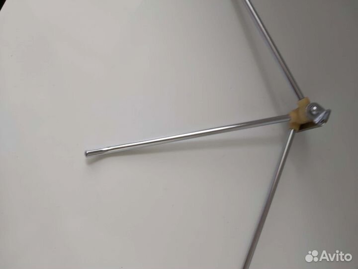 Вешалка металлическая трёхрожковая складная