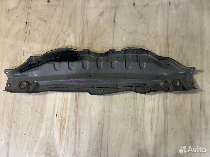 Верхняя панель радиатора Lexus RX450h