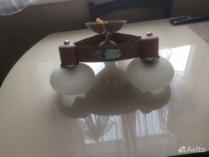 Продам люстру