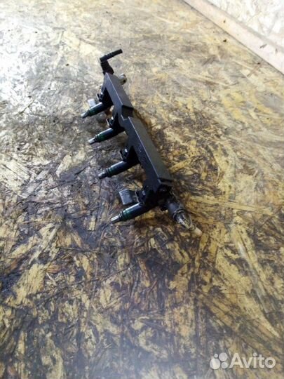 Рампа топлевная Ford Focus 2