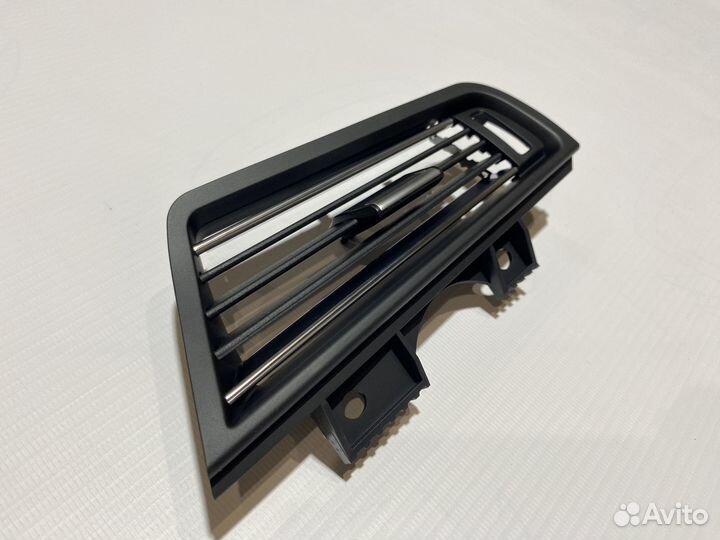 Решетки воздуховода правый хром BMW F10 F 11 F18