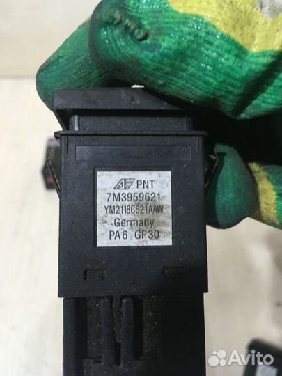 Кнопка Аварийной сигнализации Фольксваген Шаран