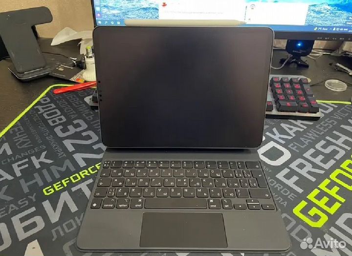 Apple Magic Keyboard для Apple iPad Pro 11