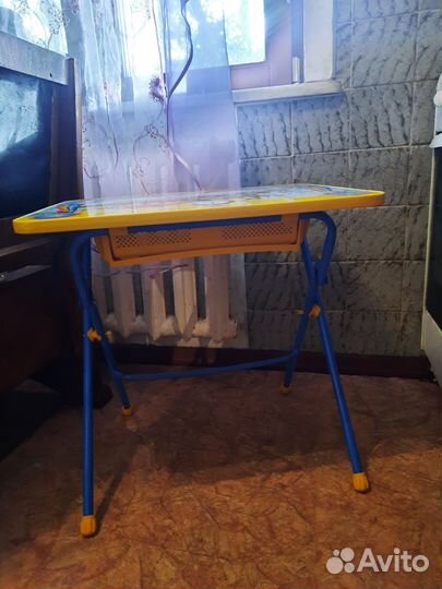 Комплект детской мебели стол и стул 