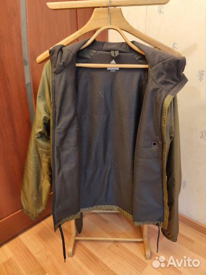 Легкая куртка adidas