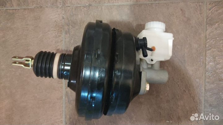 Цилиндр тормозной главный в сборе с бачком и усили