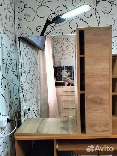 Шкаф с зеркалом в ванную