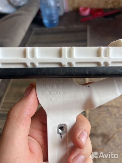 Направляющая заднего стекла kia sportage 4ql