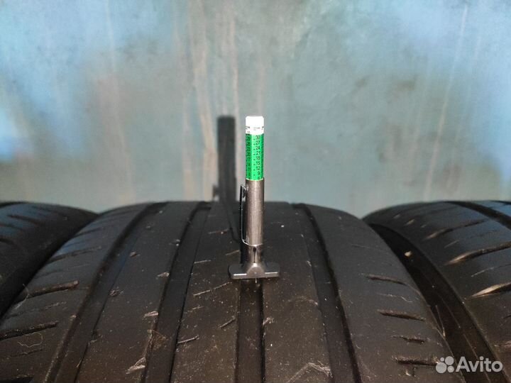 Kumho Ecsta HS51 235/45 R18 98W