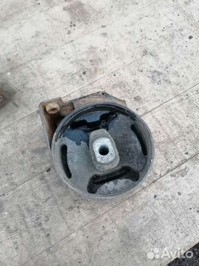 Подушка двигателя Volkswagen Golf 2