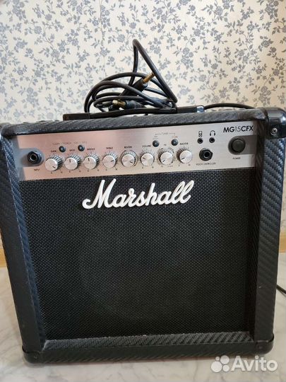 Электро гитара с комбоусилителем