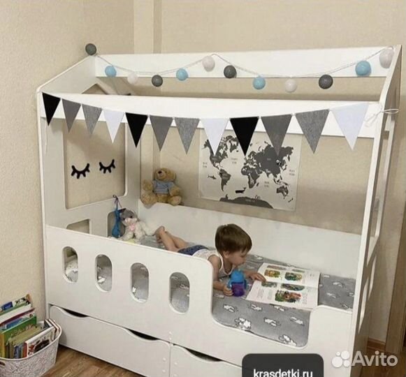 Кровать домик