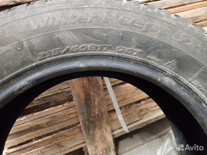 Hankook Winter I'Cept IZ2 215/60 R17 96