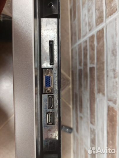 Рекламный монитор 32