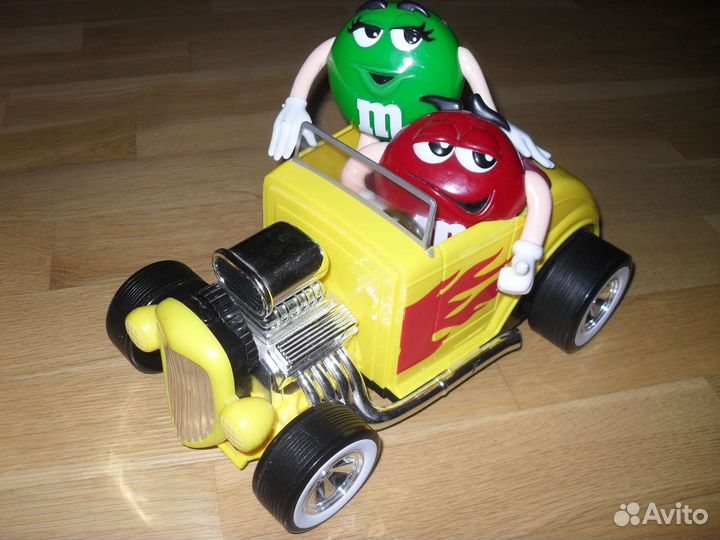 Машина под конфетки Испания