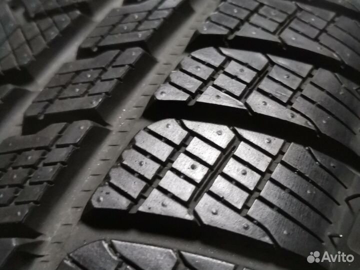 Pirelli Scorpion Winter 285/45 R22 и 325/40 R22