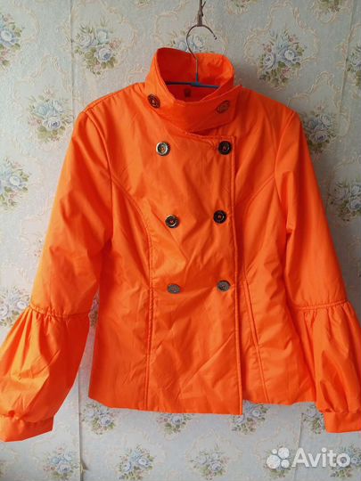 Ветровка женская 46р