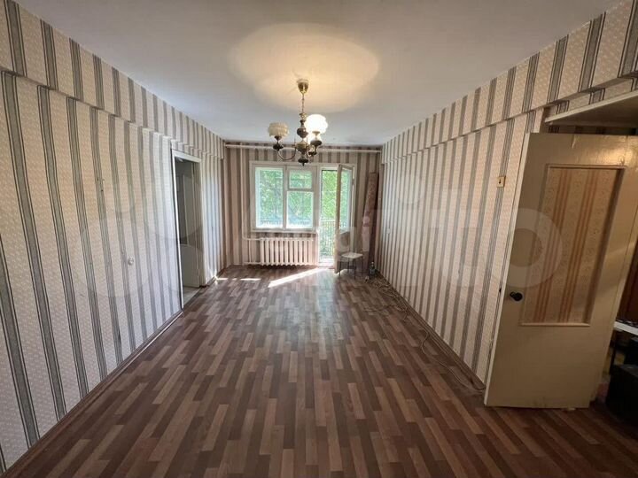 3-к. квартира, 55 м², 2/5 эт.