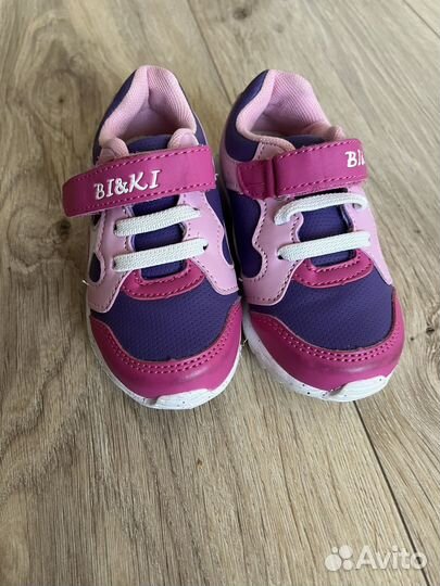 Кроссовки новые 23