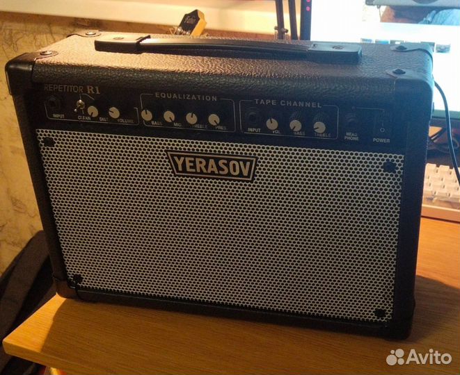 Гитарный комбоусилитель Yerasov R1-10W