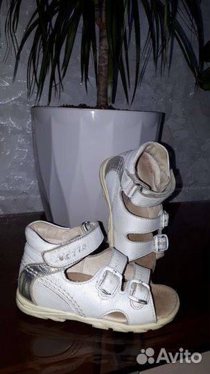 Сандали для девочки